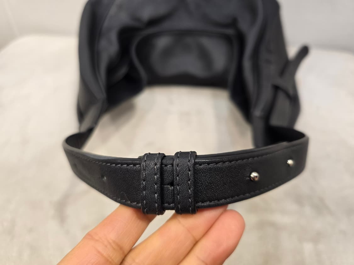 엘바테게브 오스트라백 블랙 호보백 숄더백 상품이미지6