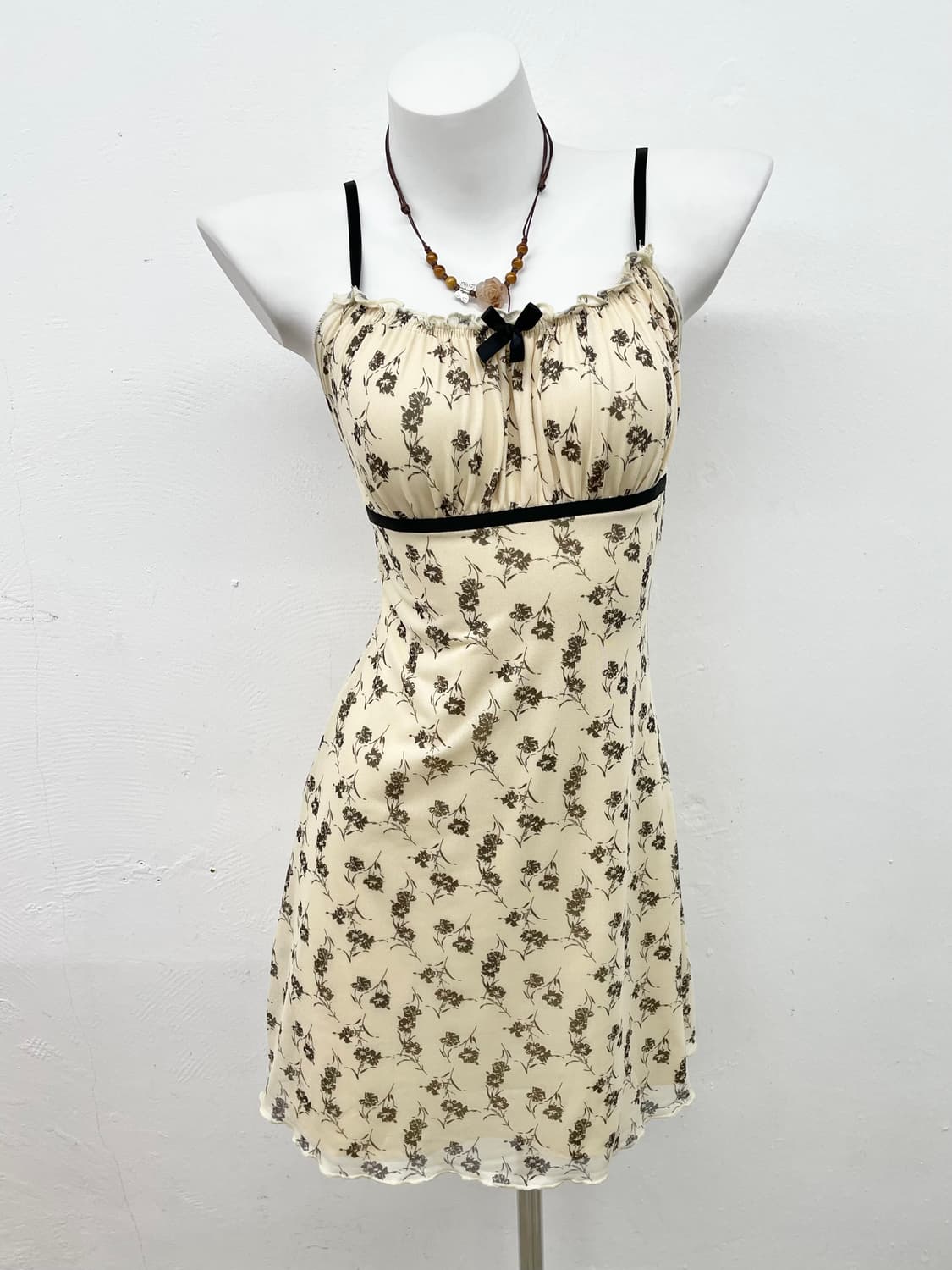 엔틱 플로럴 셔링 원피스 상품이미지1