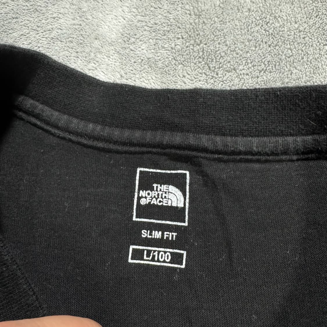 노스페이스 x 날아라슈퍼보드 슬림핏 백 프린팅 반팔 상품이미지5