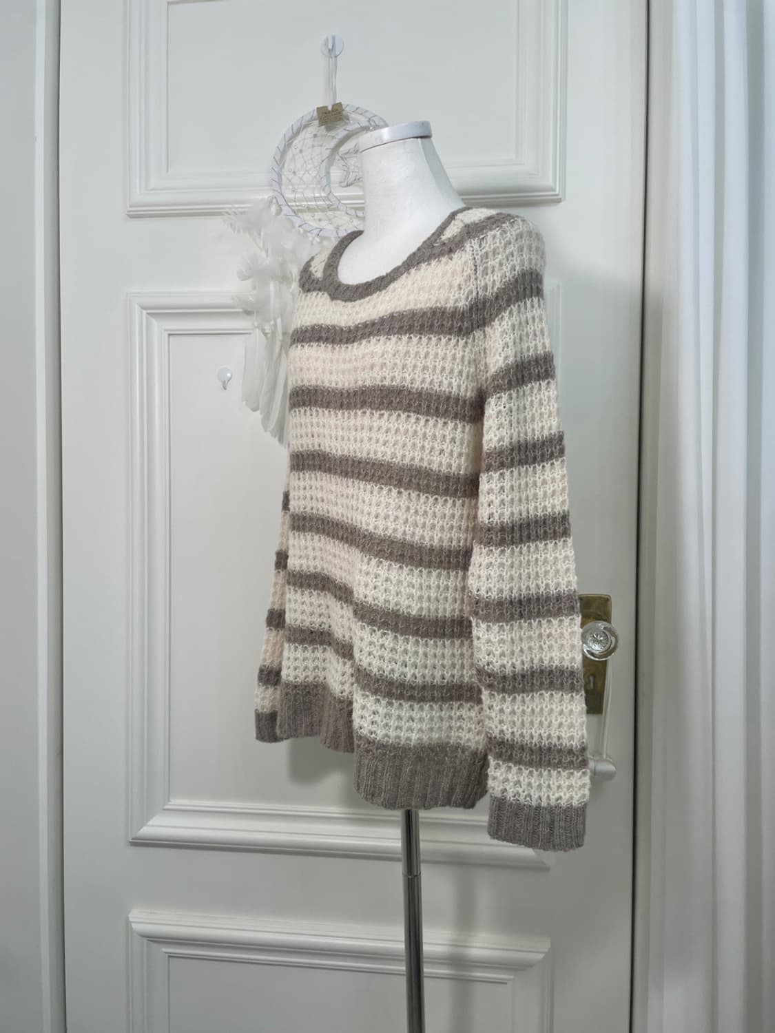 ivory khaki stripe regaln loose sweater 상품이미지2