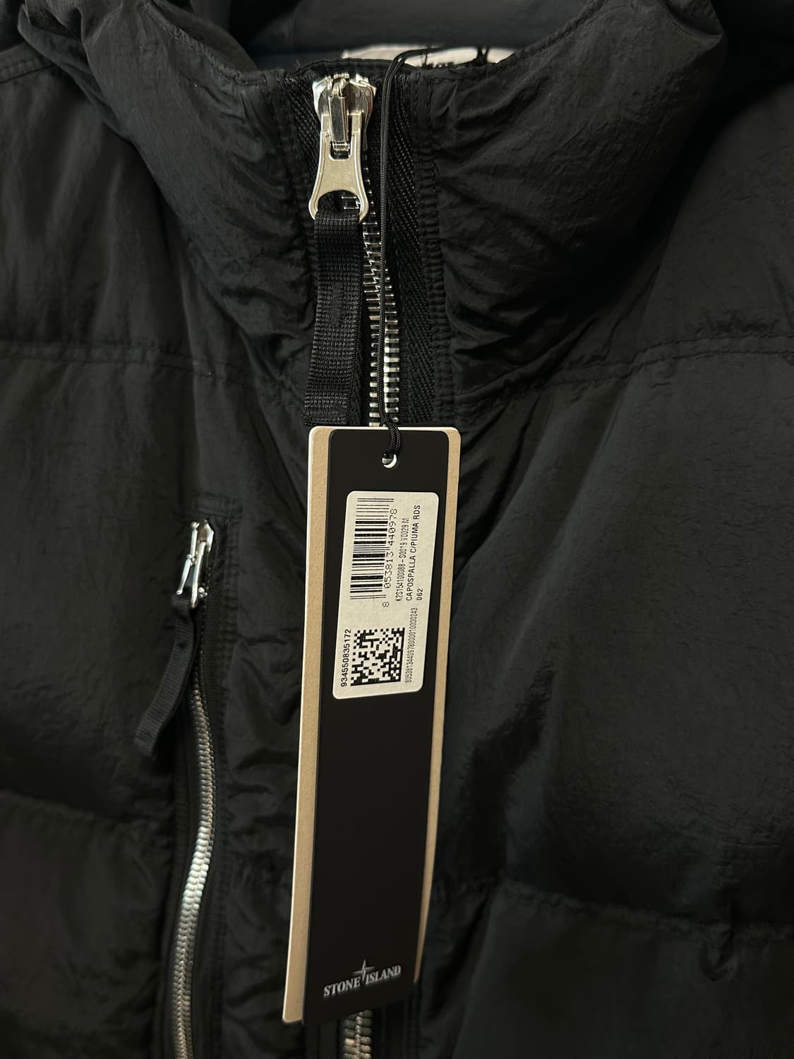 스톤아일랜드 25FW나일론메탈 에코닐 패딩 블랙 100사이즈 판매 상품이미지3