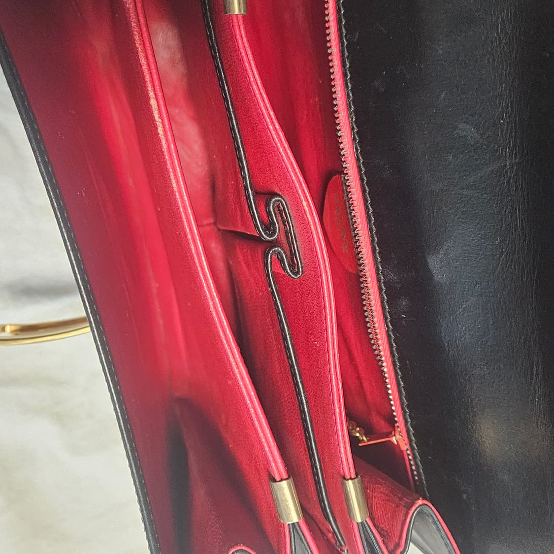 올드셀린 마차백 블랙/내부레드 상품이미지4