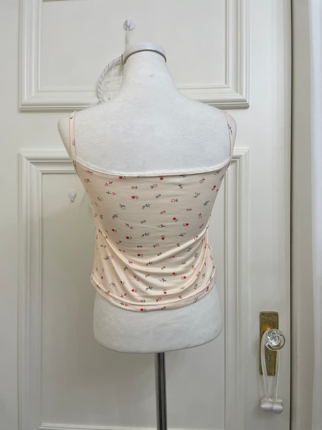 sheer coral lace point crop sleeveless 상품이미지3