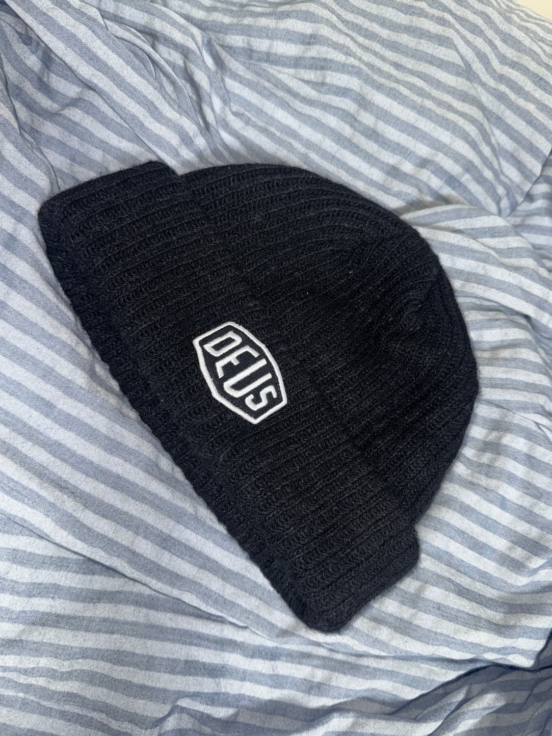 Deus Ex Machina Shield Beanie Black 상품이미지1