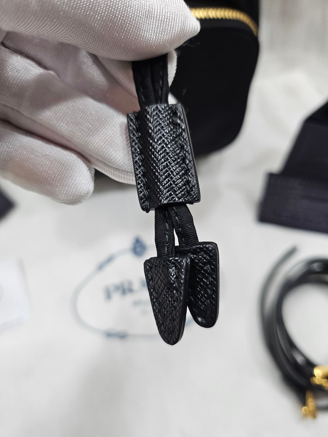 [정품] 프라다 리나일론 버킷백 상품이미지4