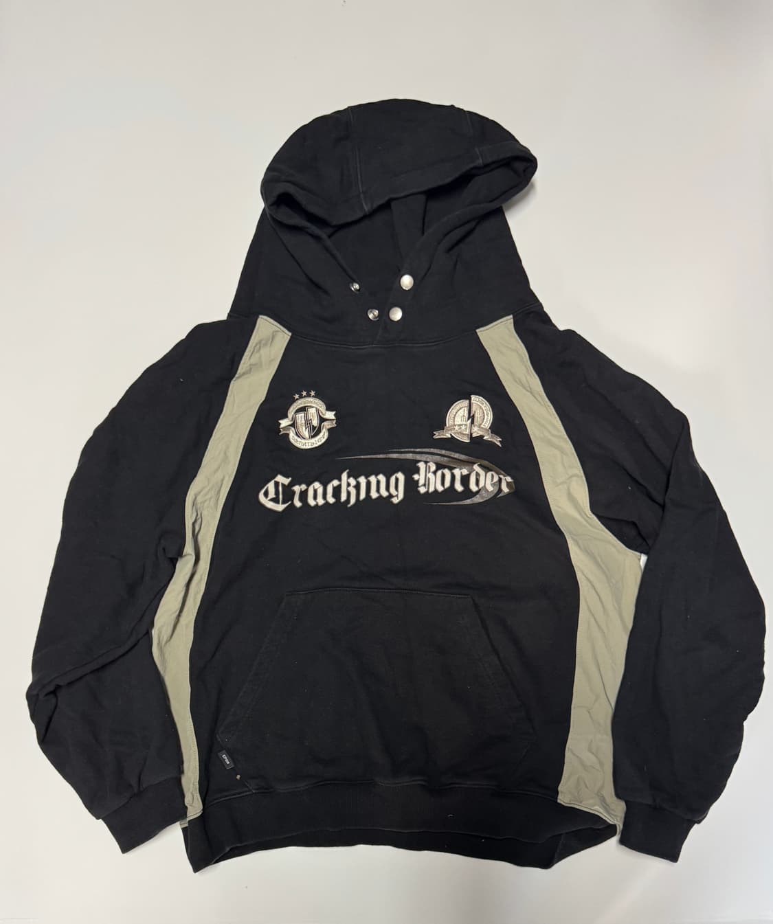 꼼파뇨 크래킹 스냅 레글런 후드티 L~XL 상품이미지1