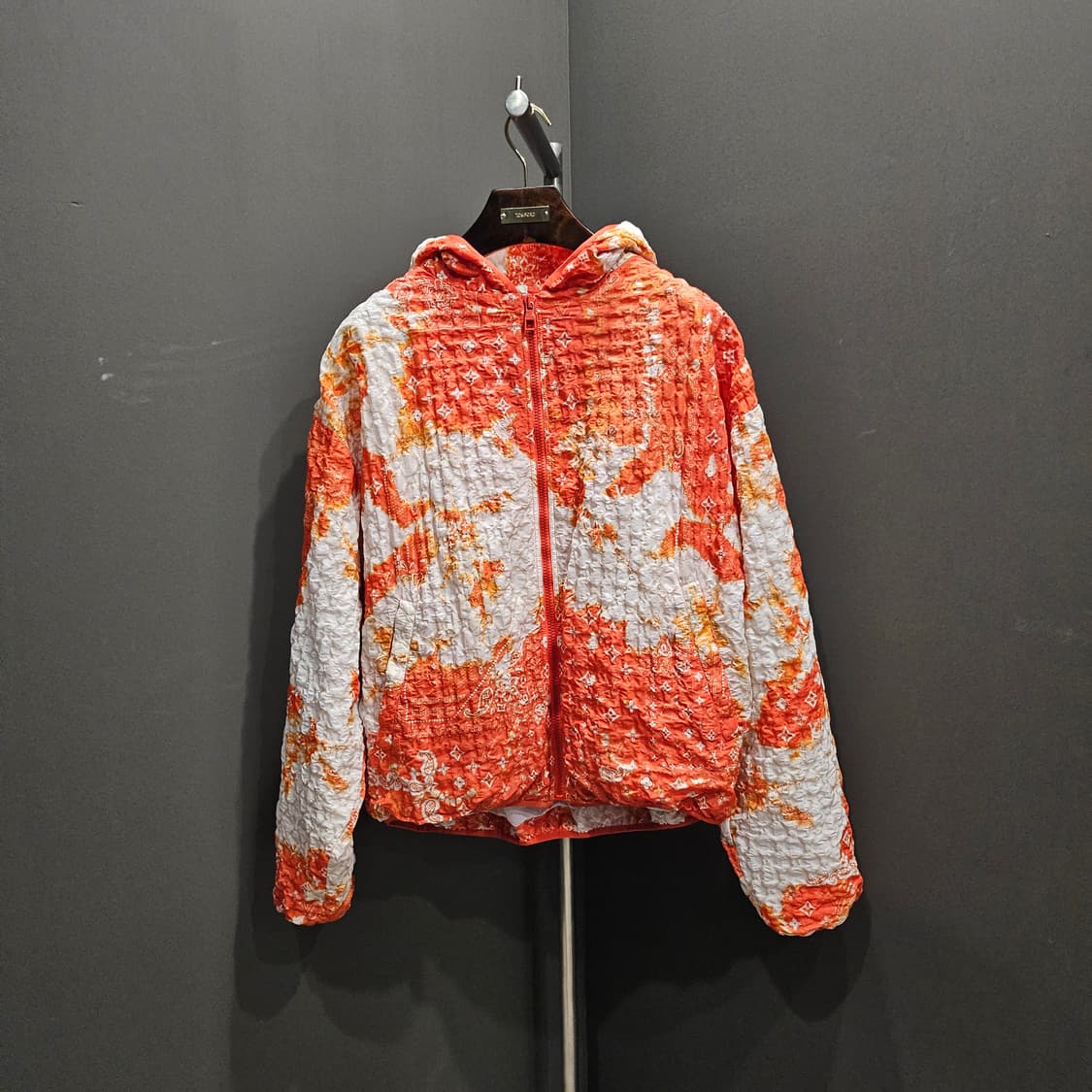 루이비통 모노그램 반다나 한정 윈드브레이커 집업자켓 상품이미지2