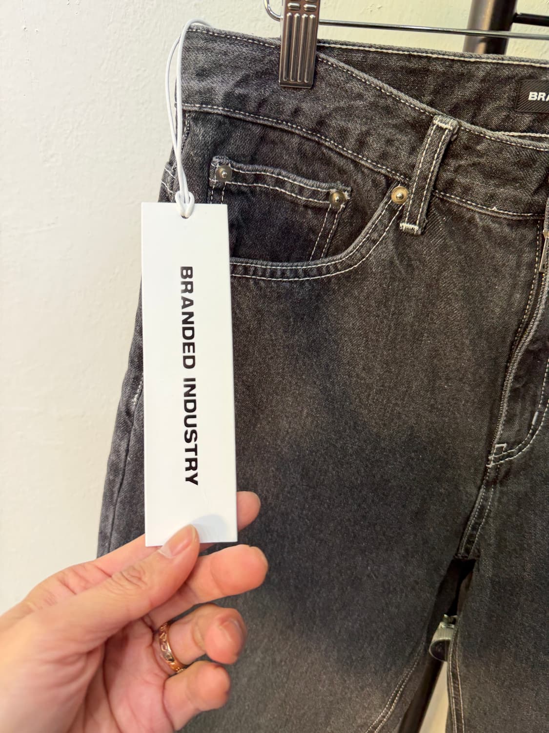 새제품) 브랜디드인더스트리 데님 팬츠 블랙 30 상품이미지3