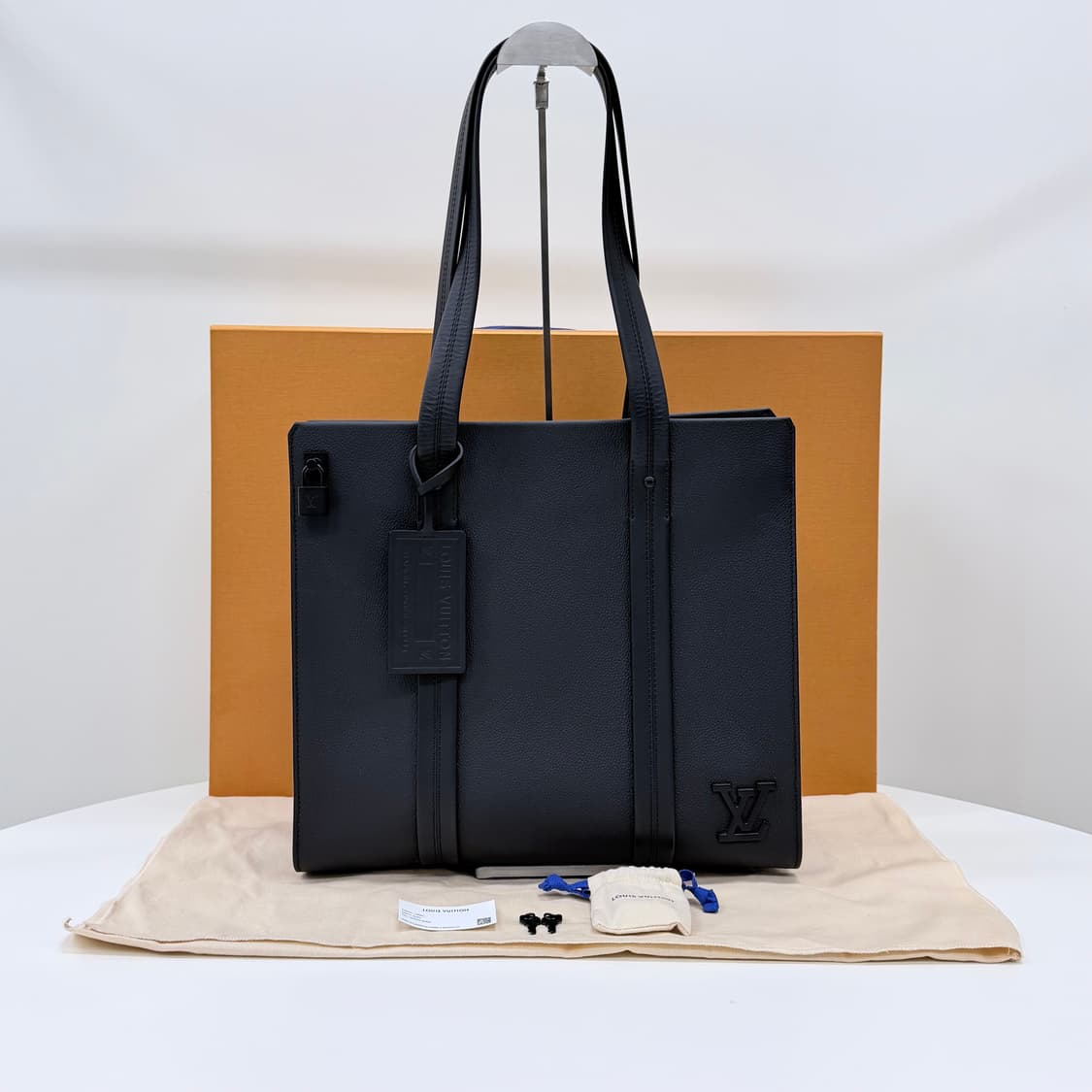 [미사용/선물가능] 루이비통 에어로그램 토트백 블랙 M57308 상품이미지1