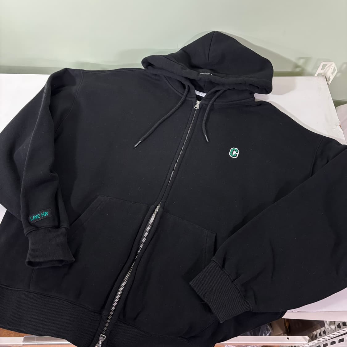 L 105 커버낫 블랙 스몰로고 후드집업 상품이미지1