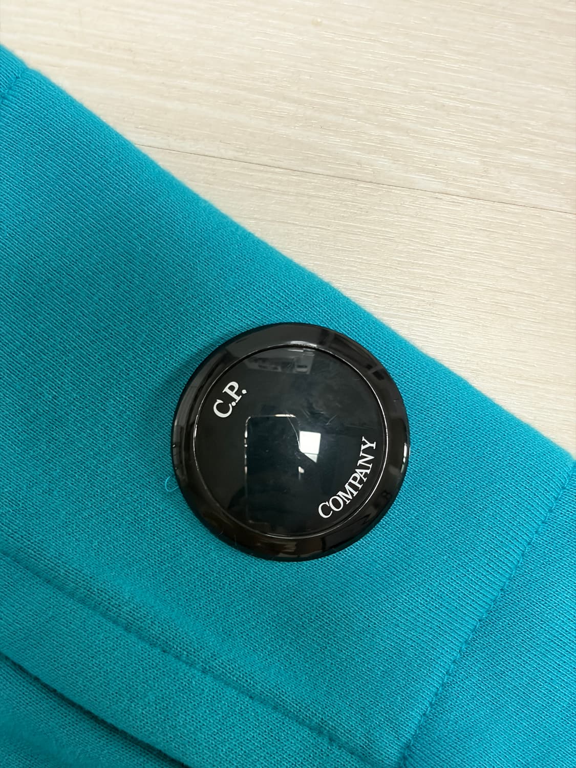 CP컴퍼니 맨투맨 테일 블루 상품이미지3