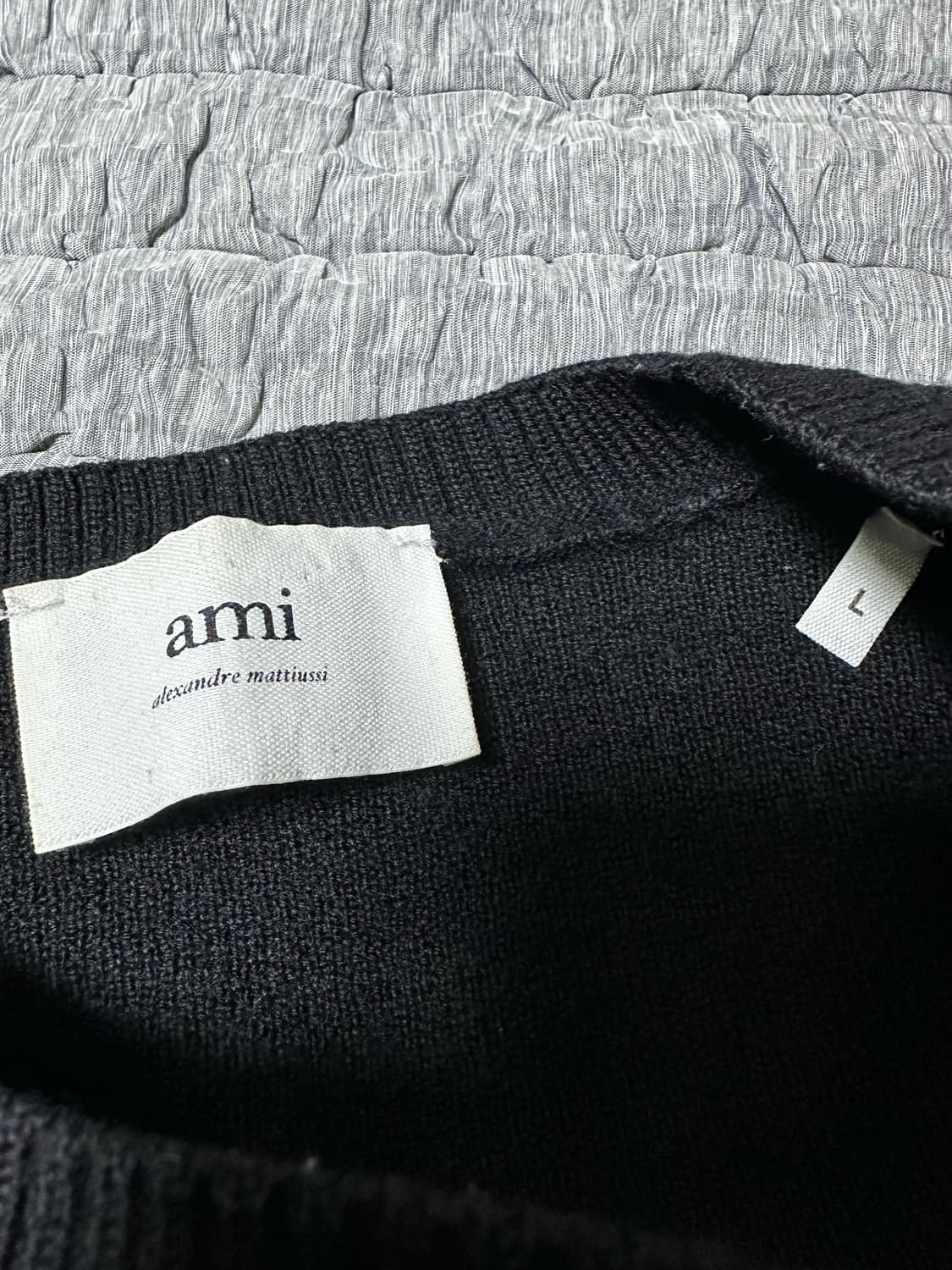 아미 스몰 하트 블랙 니트 상품이미지4