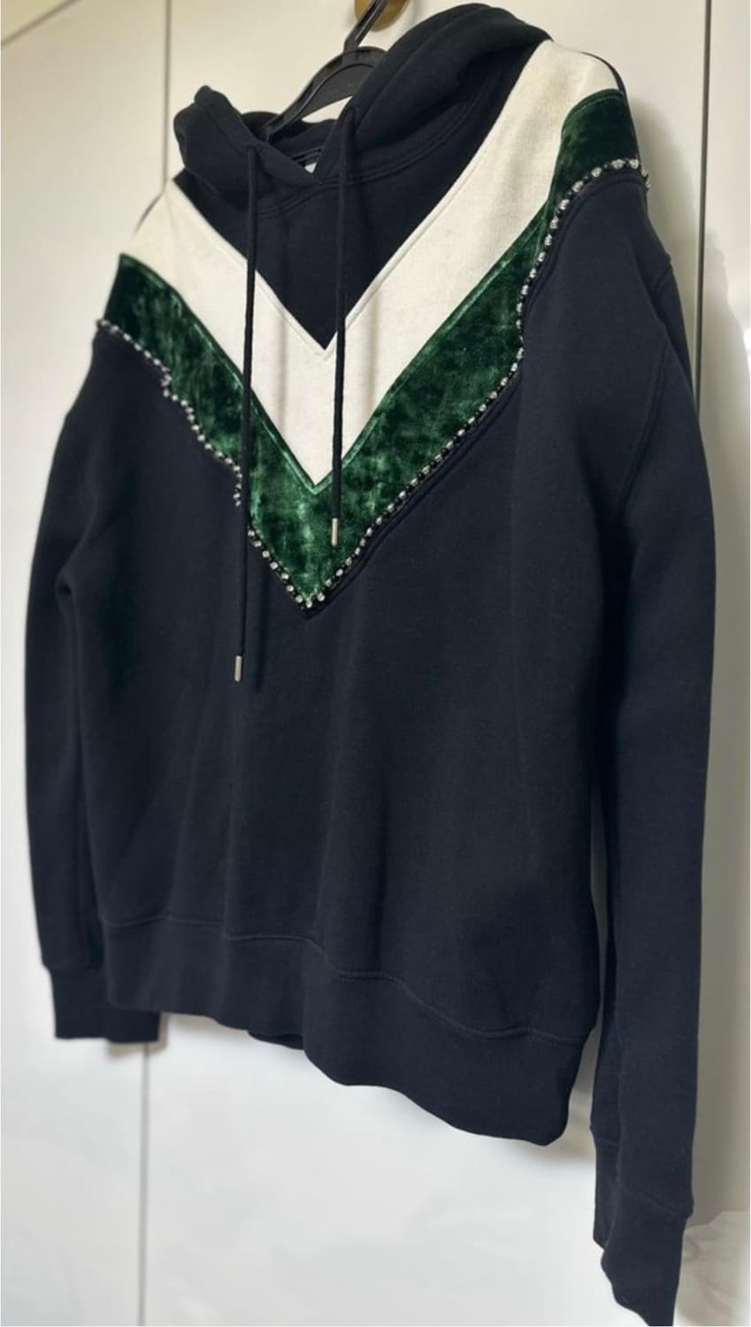 산드로 블랙 벨벳 포인트 기모후드티 상품이미지4