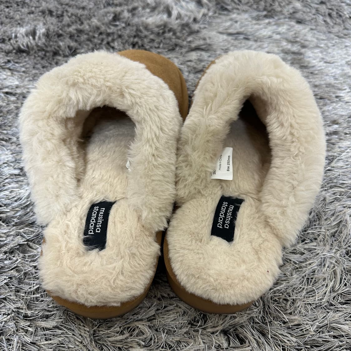 무신사스탠다드 여자 털신발 슬리퍼 카멜 250 (245) 상품이미지8