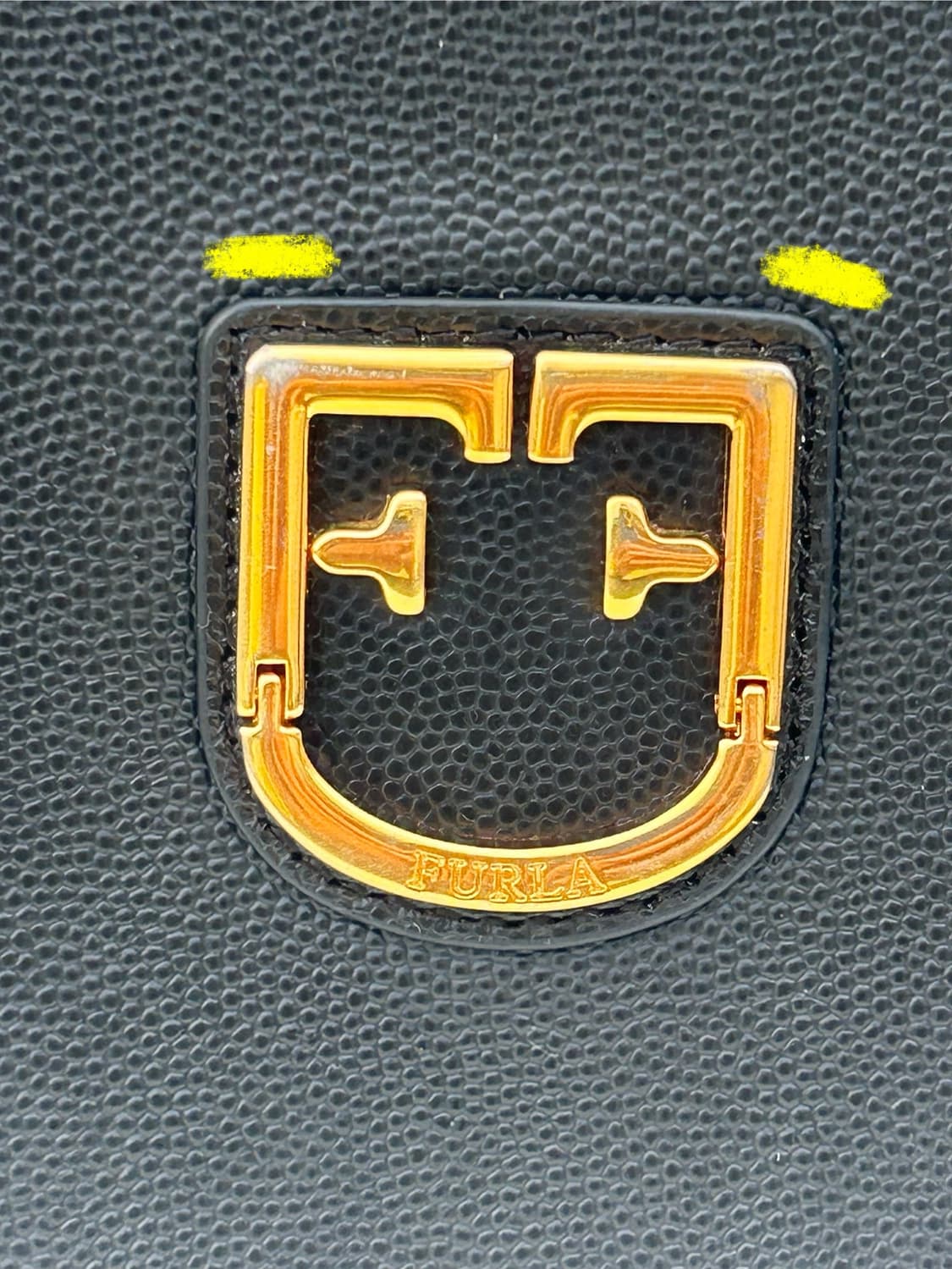 Furla 훌라 블랙 가죽 벨트백 상품이미지6