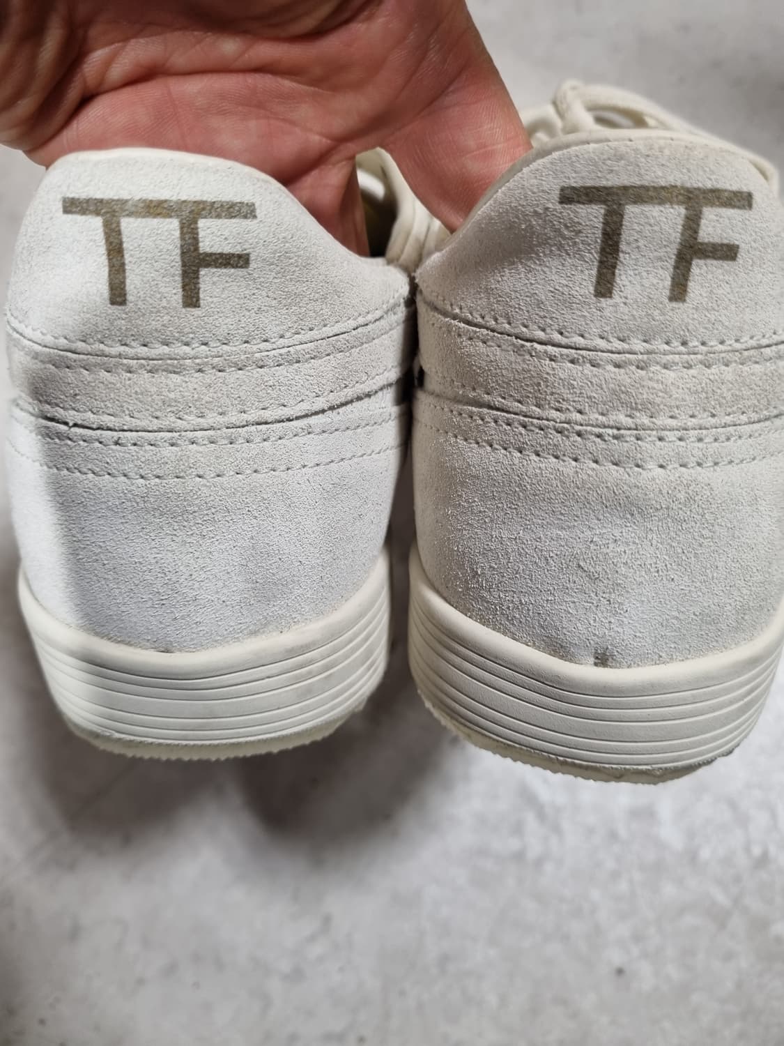 톰포드 남성 스웨이드 스니커즈  상품이미지3