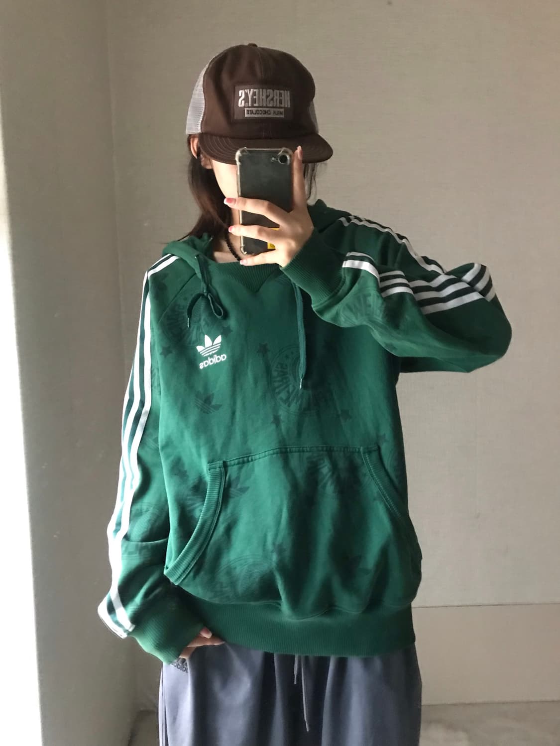 아디다스 그린 오버핏 후드티 상품이미지3