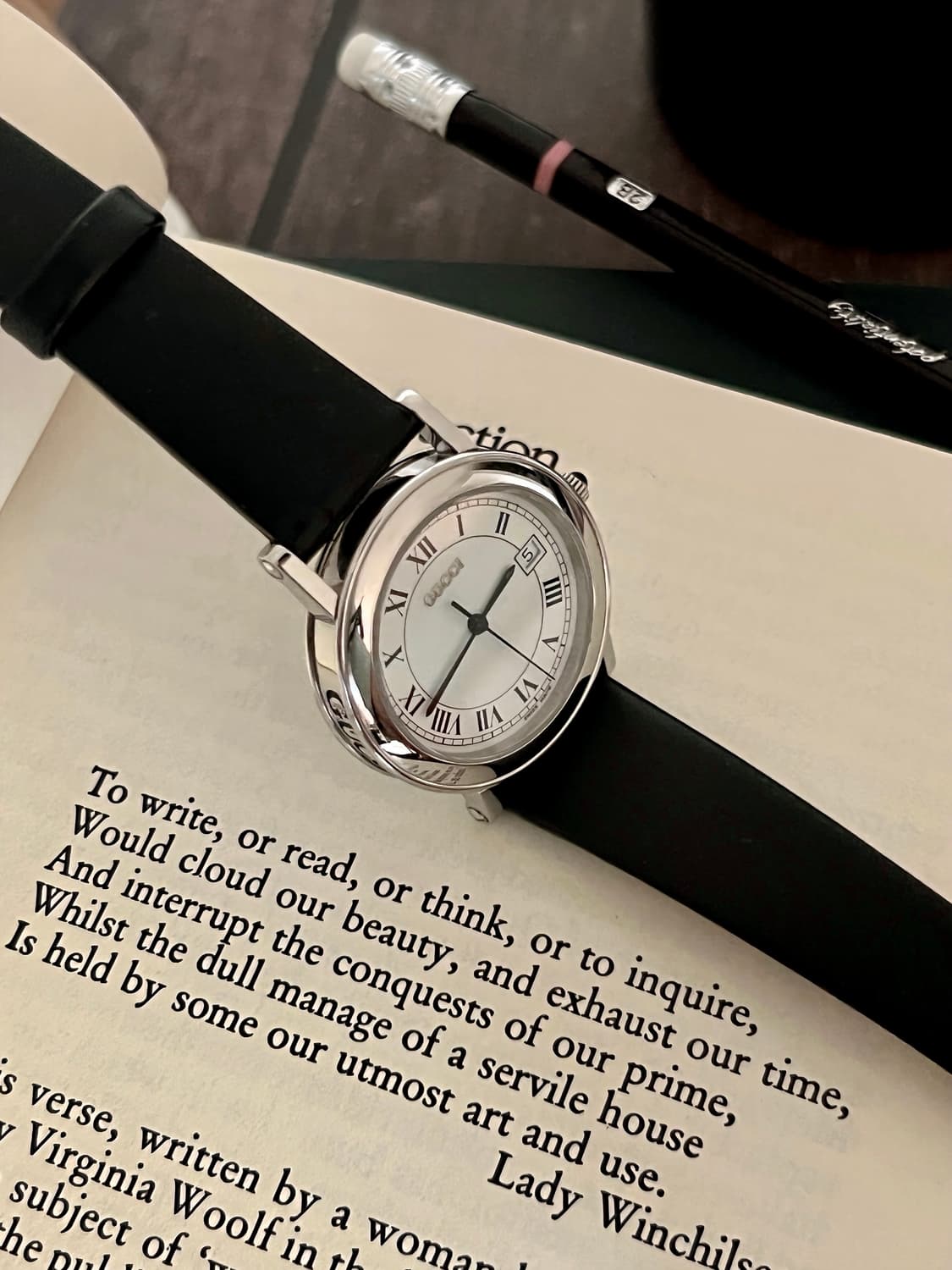 구찌 스틸 라운드 남성 시계 / 정품감정 . 케어 상품이미지1