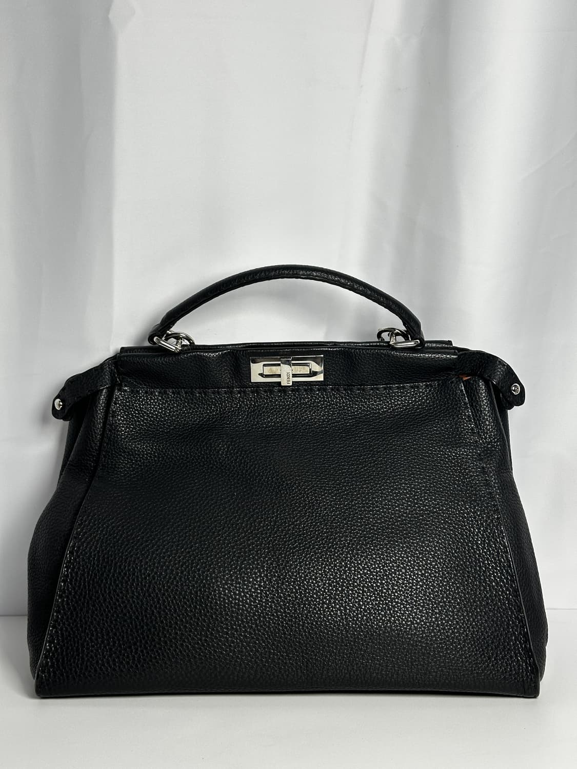 펜디 피카부 라지 토트백 (블랙) 상품이미지1