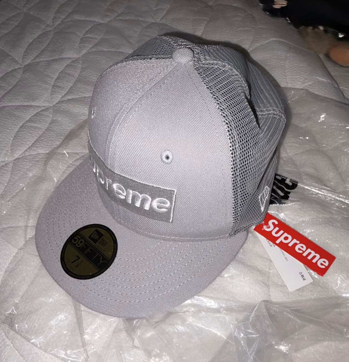슈프림x뉴에라 메쉬캡 상품이미지1