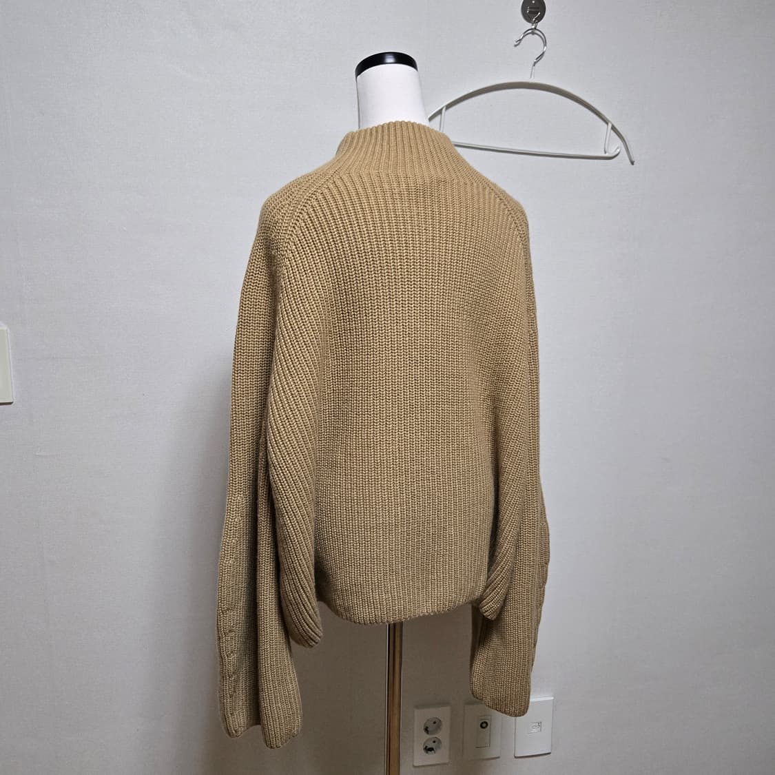 앤아더스토리즈 울 니트 상품이미지2