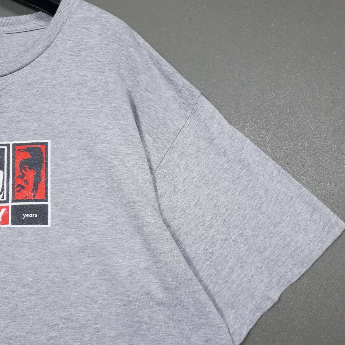 오베이 30주년 한정판) 3페이스 아이콘 라운드 반팔티 그레이 L 상품이미지3