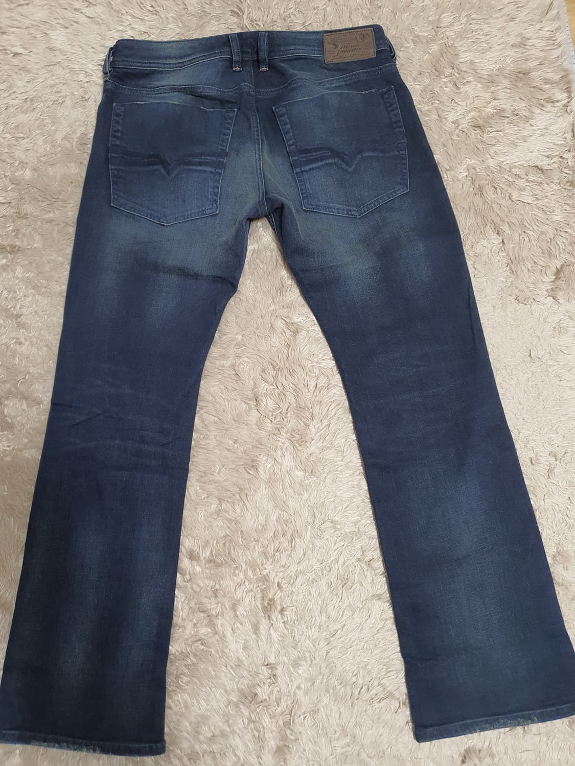 디젤 부츠컷 데님 상태좋고 깨끗 해요.사이즈 여 32 상품이미지5