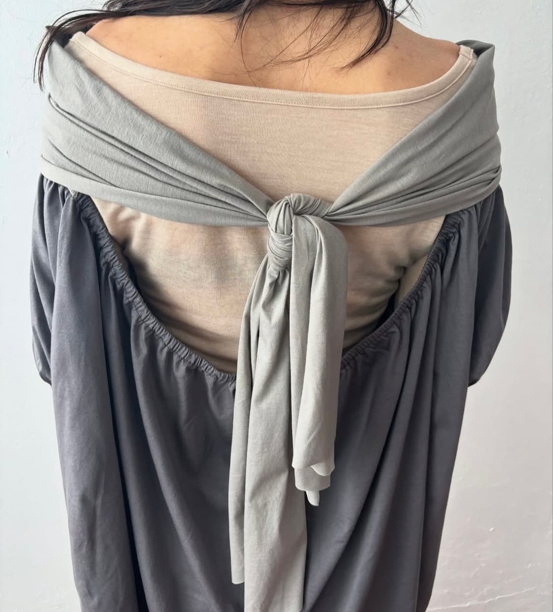 Back Ribbon Top, gray 상품이미지1