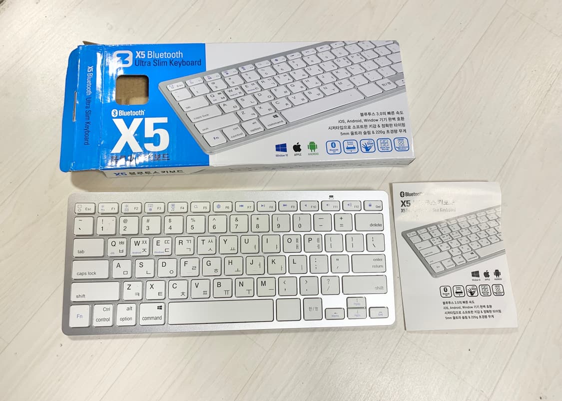 새제품ㅡ휴대용 블루투스 키보드/초경량/초슬림/무선키보드 상품이미지1