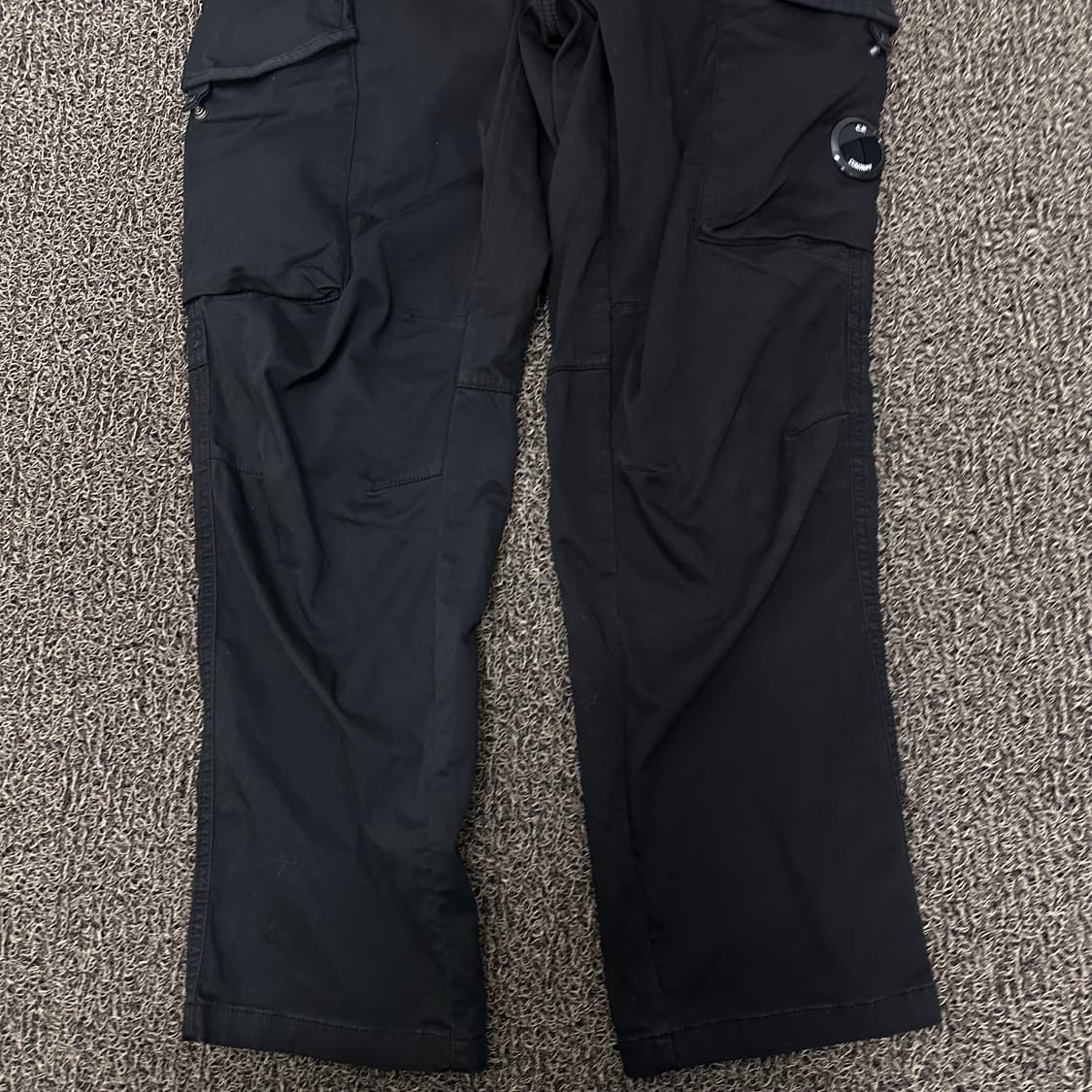 CP컴퍼니 한국매장판 렌즈 카고팬츠 블랙 XS 상품이미지3