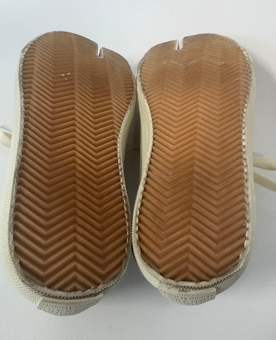 MAISON MARGIELA 메종 마르지엘라 화이트 캔버스 타비 스니커즈 상품이미지9