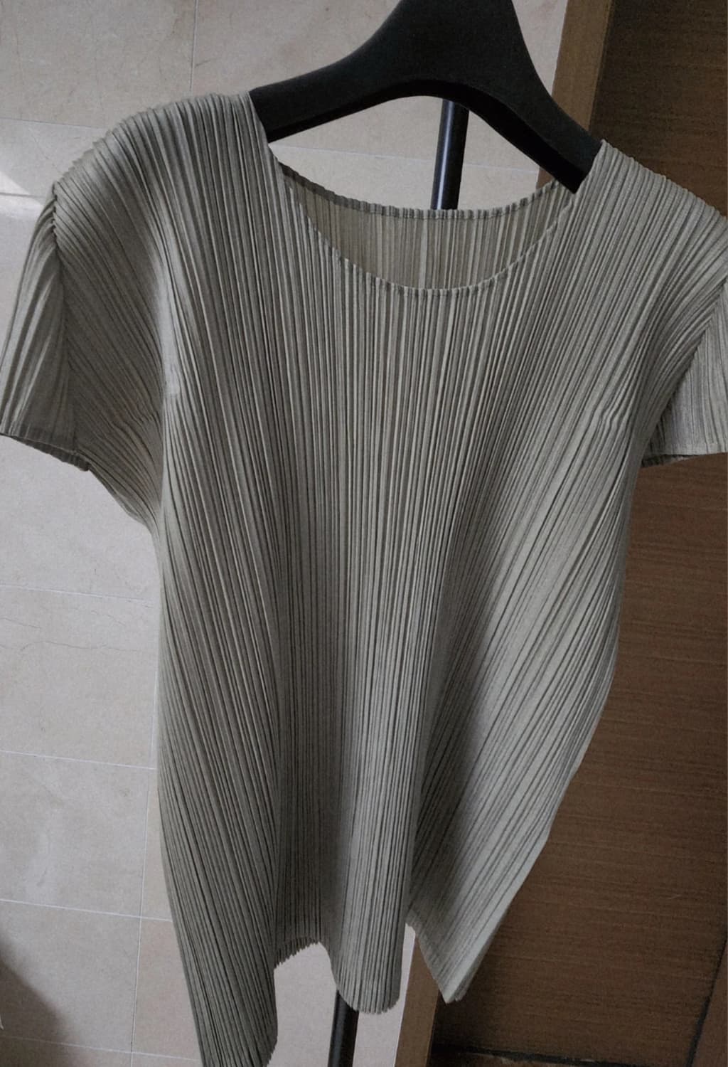 플리츠플리즈 베이지 상의 상품이미지2