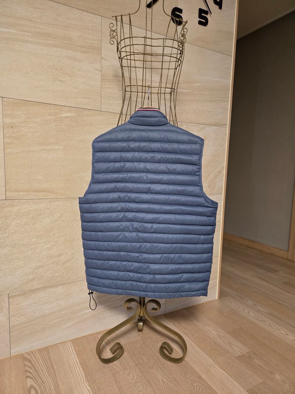 [m] 타미힐피거 남성 덕다운 패딩 조끼 상품이미지3