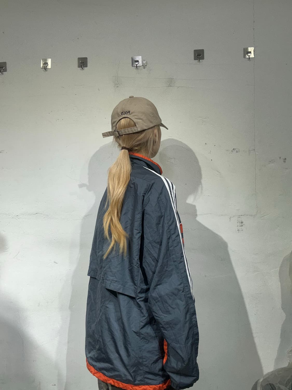아디다스 그레이 오버핏 화이트 삼선 올드스쿨 바람막이 자켓 L 상품이미지3