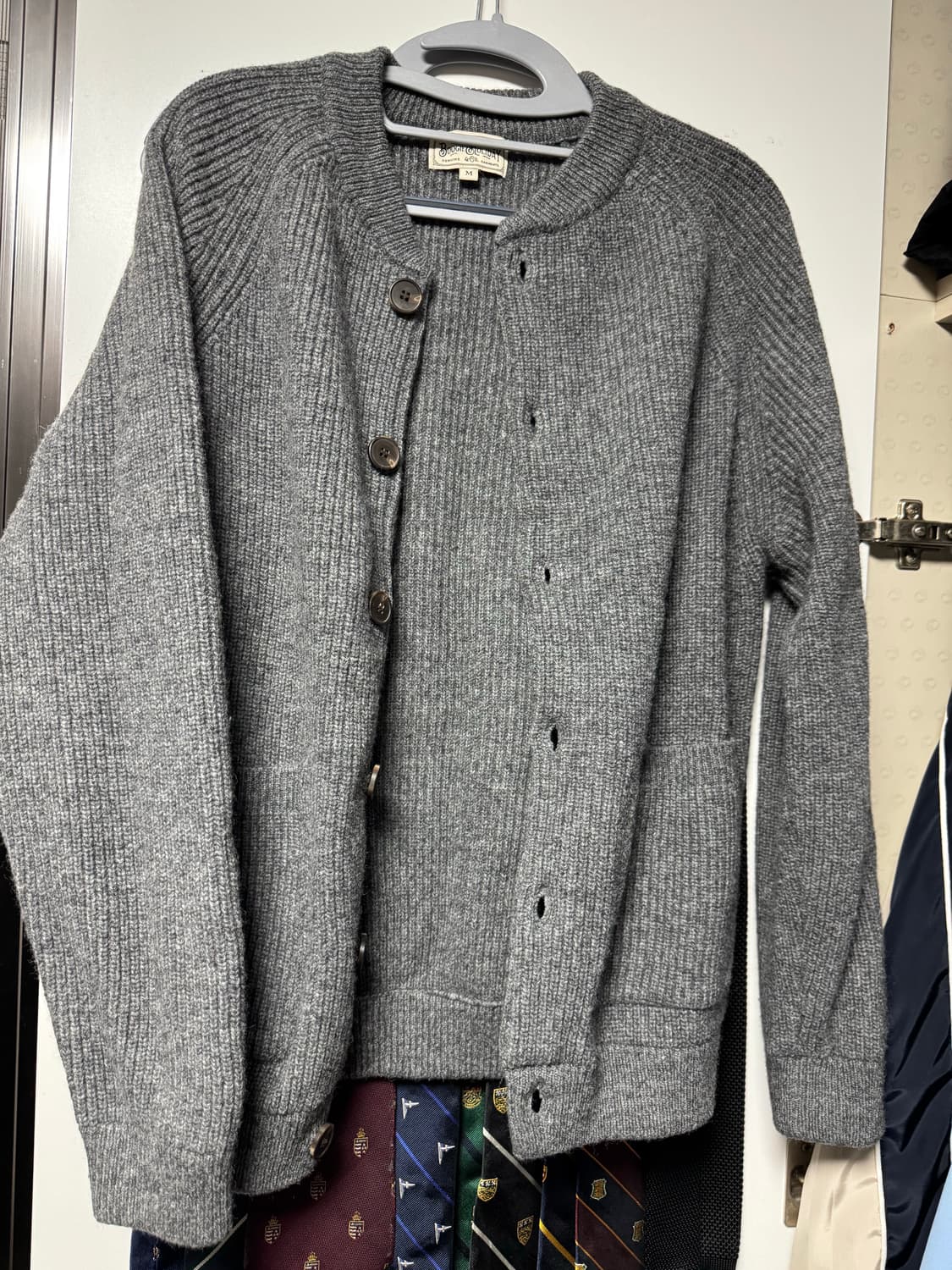 부기홀리데이 램스울 라운드넥 가디건 상품이미지1