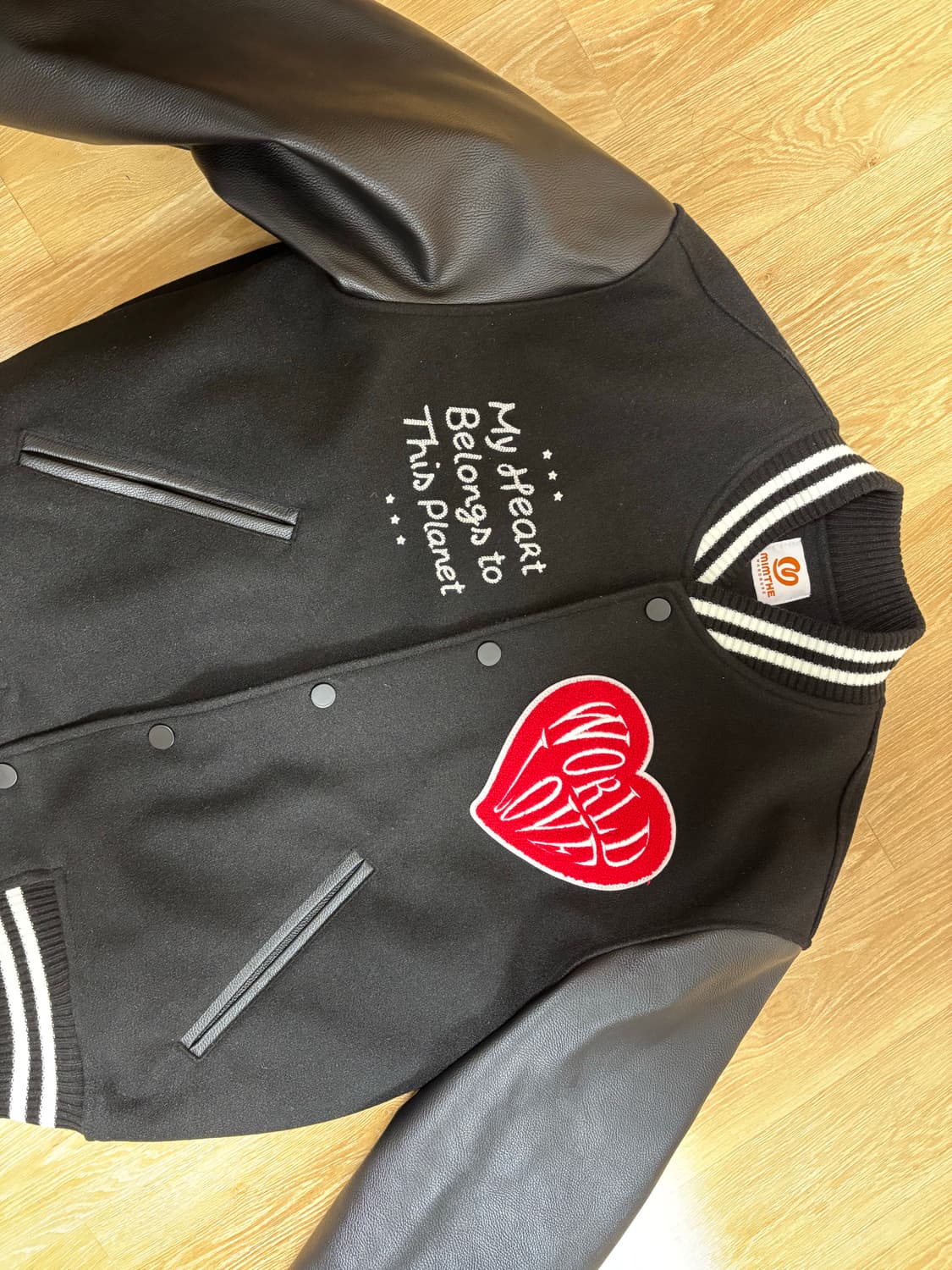 [M] 밈더워드로브 빅하트 바시티 블랙 상품이미지2