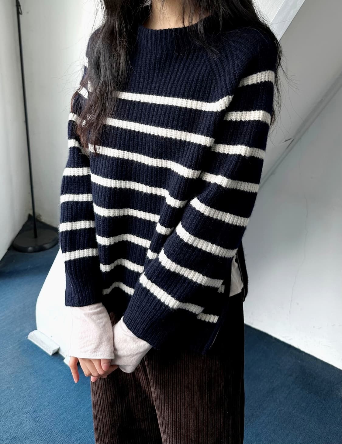 Middle gauge side zip design knit TOP 상품이미지9