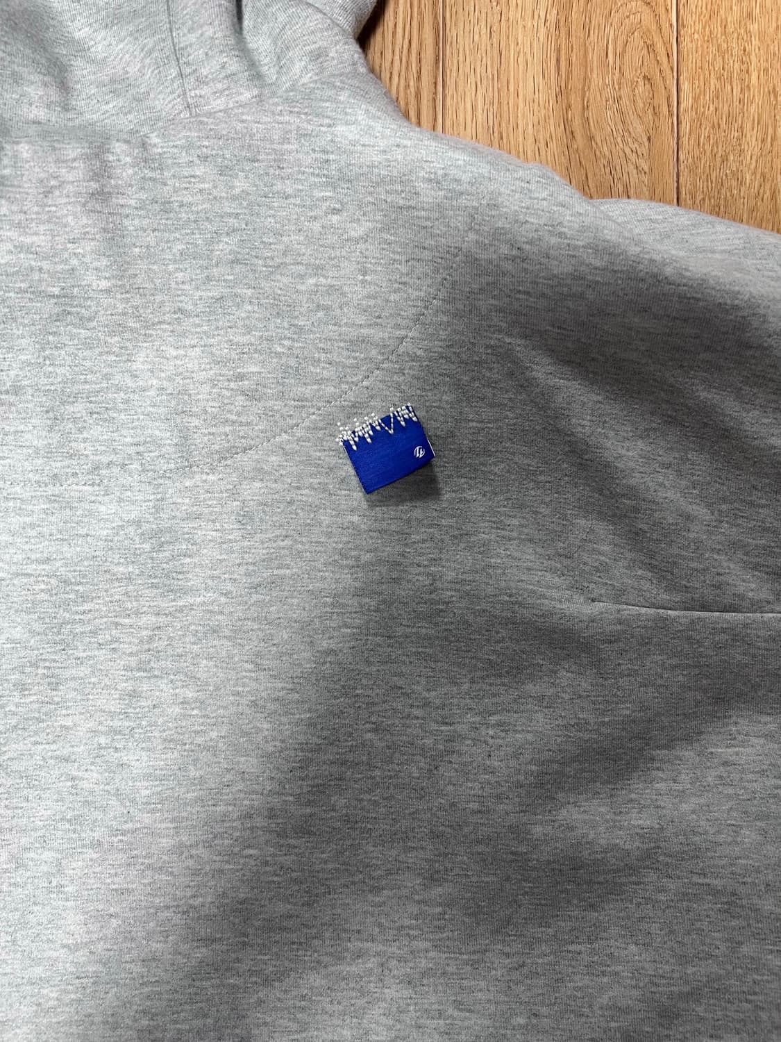 자라 x 아더에러 자수 후드 스웨트셔츠 그레이 상품이미지4