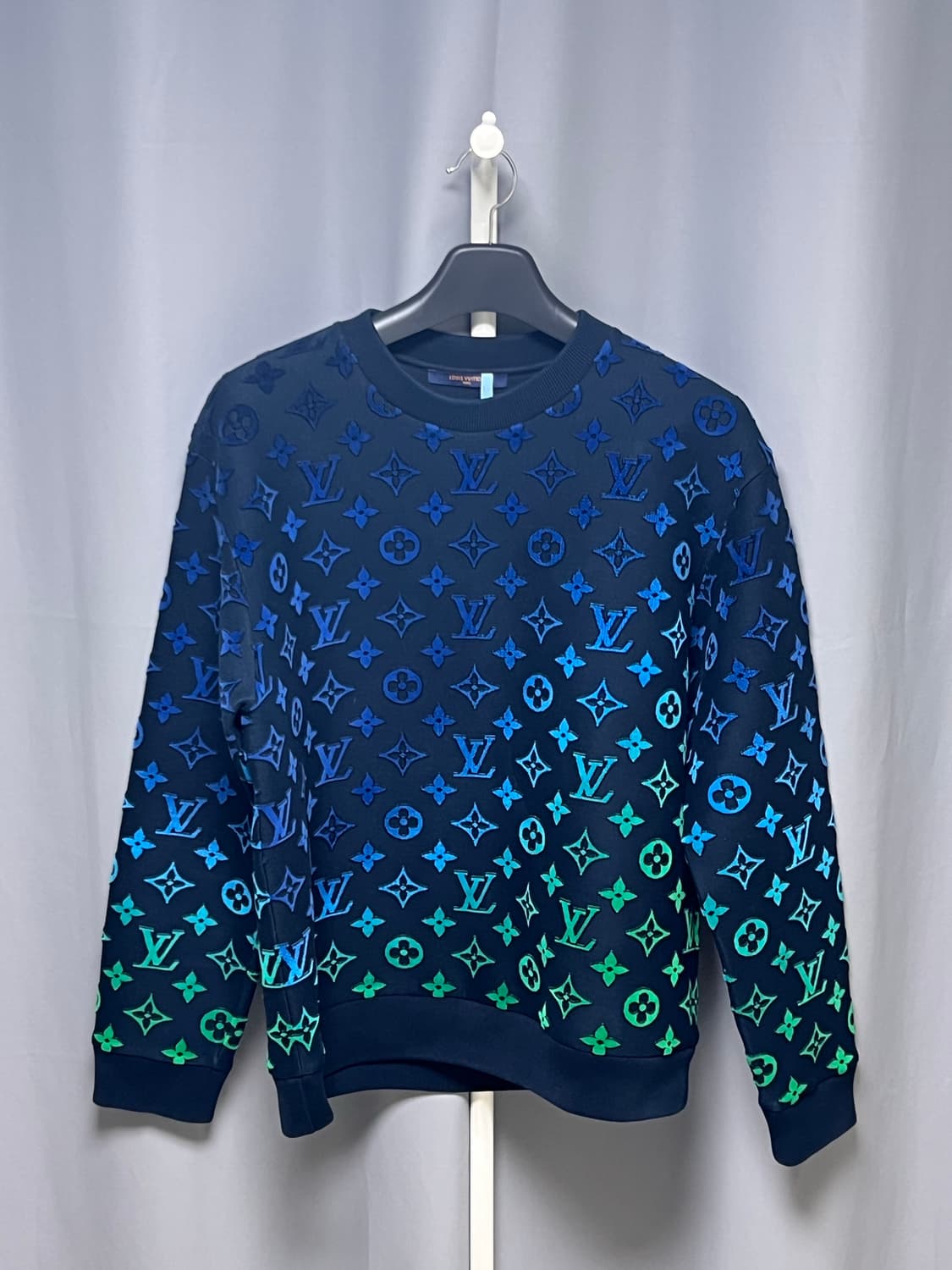 [정품] 새상품급 / L 루이비통 그라디언트 모노그램 필 쿠페 스웨트셔츠 상품이미지1