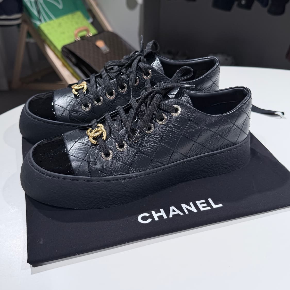 (S+/38.5) / 샤넬 빅터 쿼즈 퀄팅 블랙 스니커즈 상품이미지1