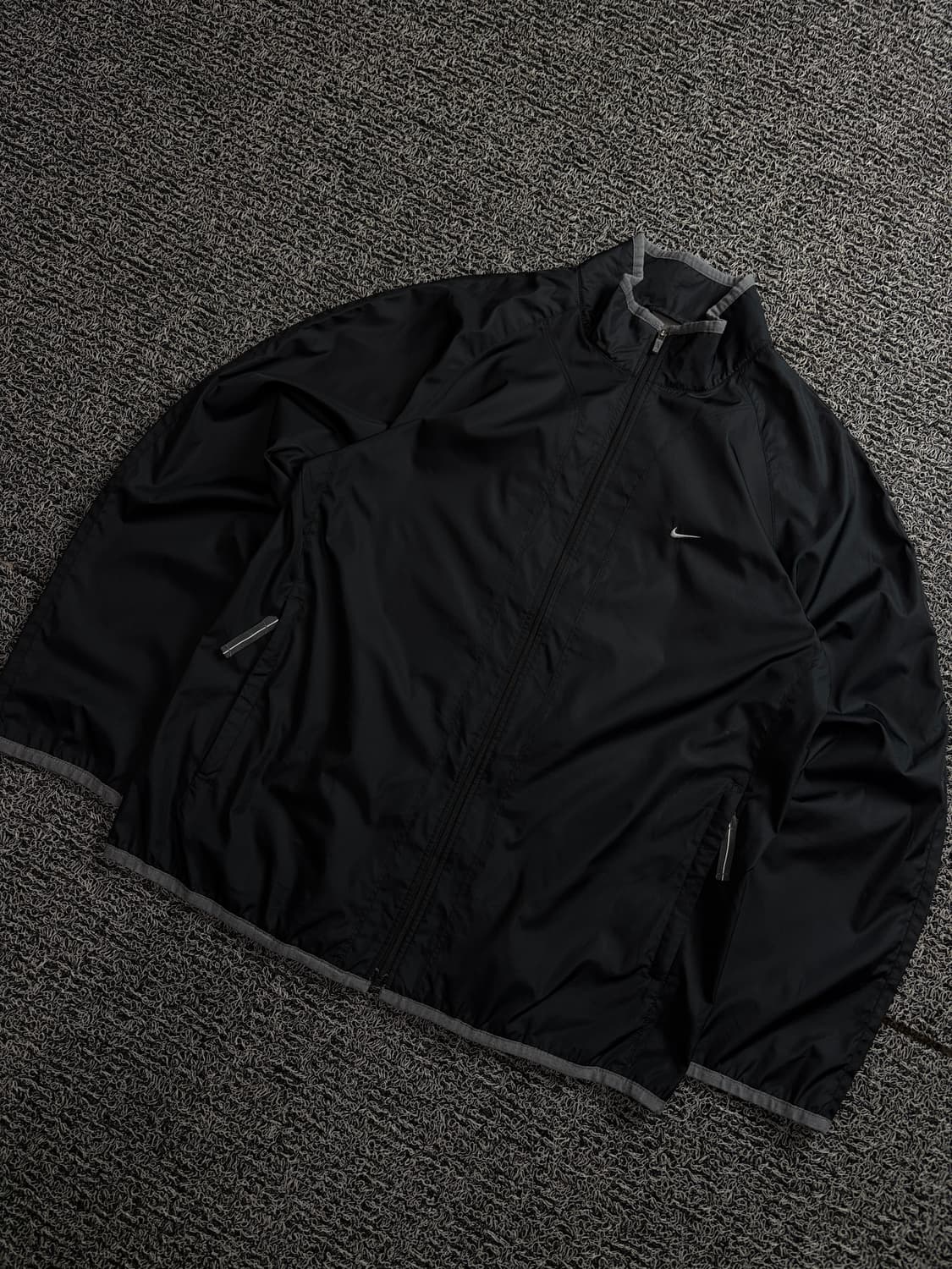 00s 나이키 스우시로고 블랙 미니멀 바람막이 1609 상품이미지1