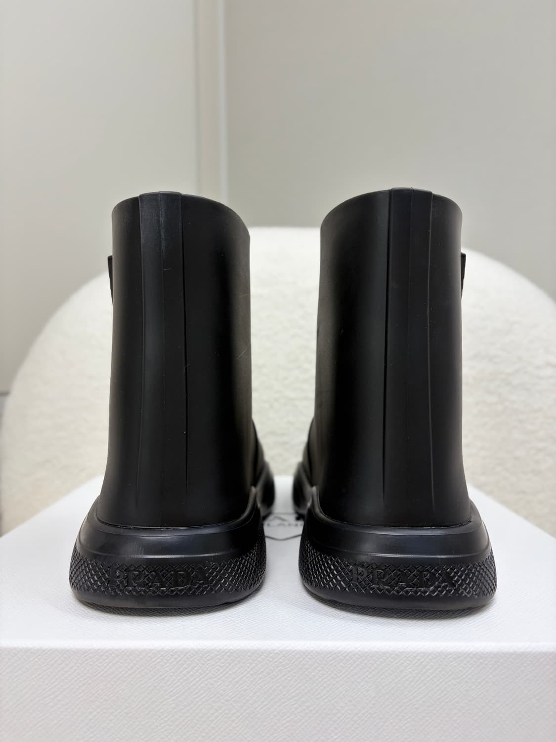 프라다 삼각 로고 러버 레인부츠 블랙 7사이즈 상품이미지6