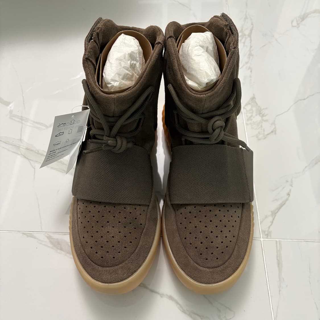 이지부스트 750 브라운 상품이미지1