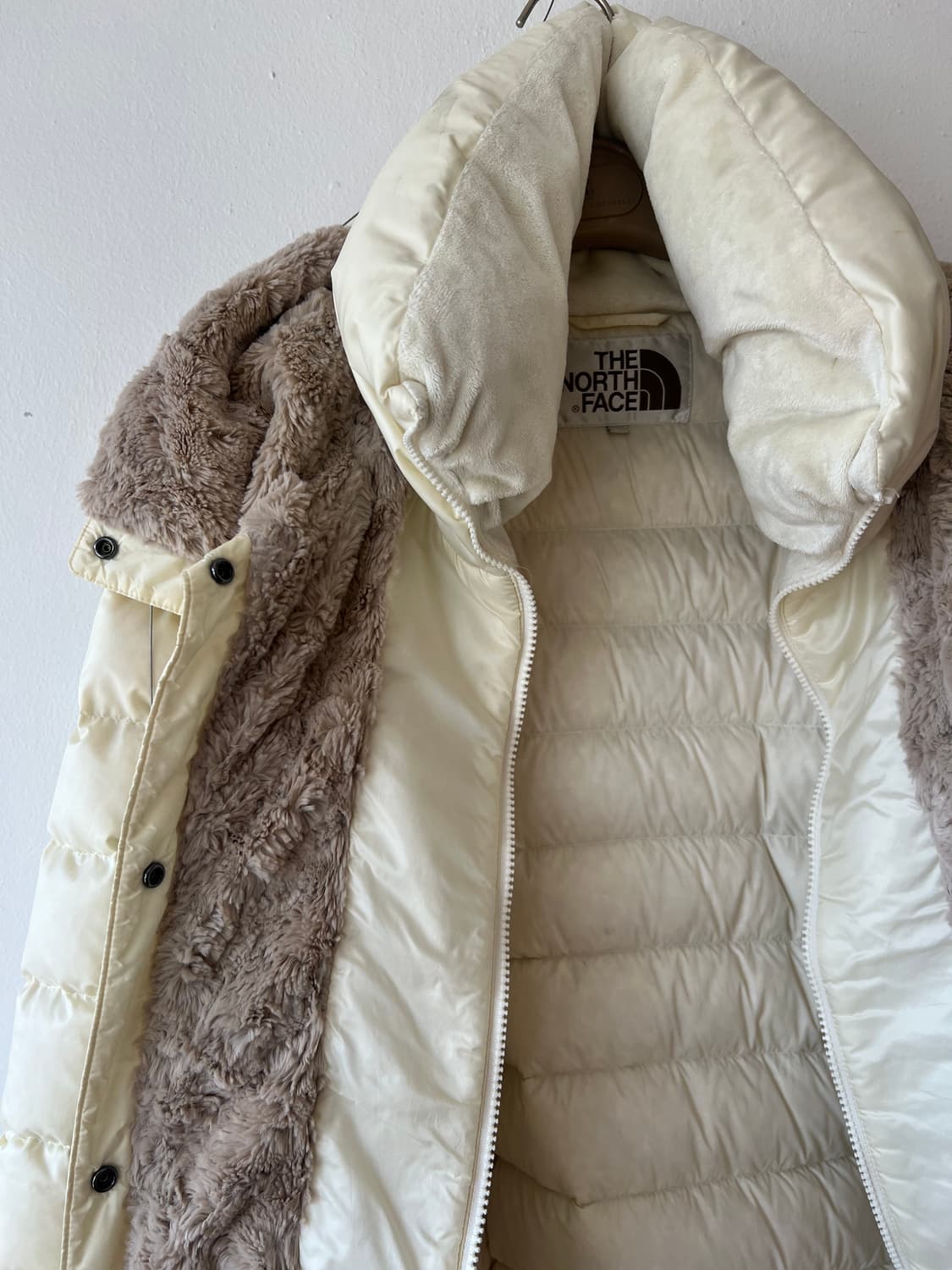 노스페이스 여성 아이보리 구스다운패딩 하프패딩점퍼 상품이미지4