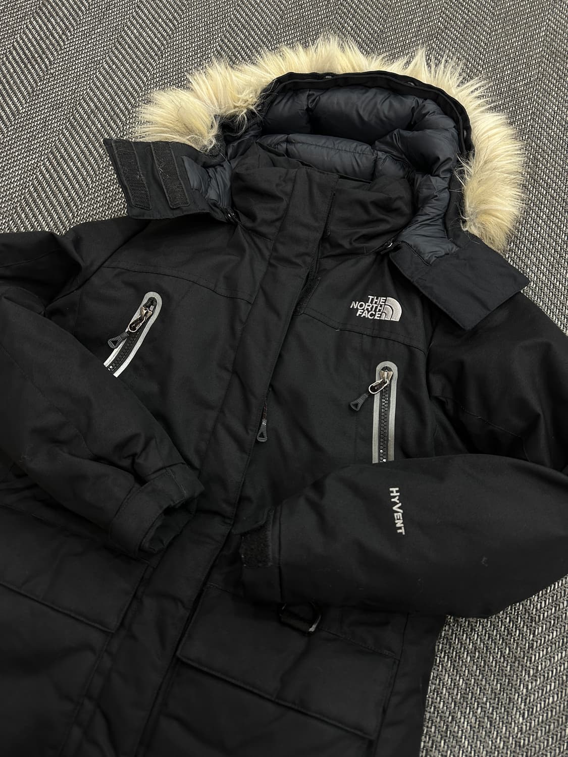 노스페이스 퍼후드 패딩 블랙 상품이미지4