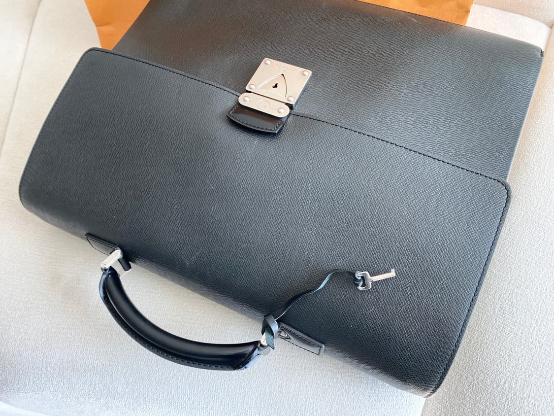 루이비통 타이가 로부스토 브리프 케이스 상품이미지3