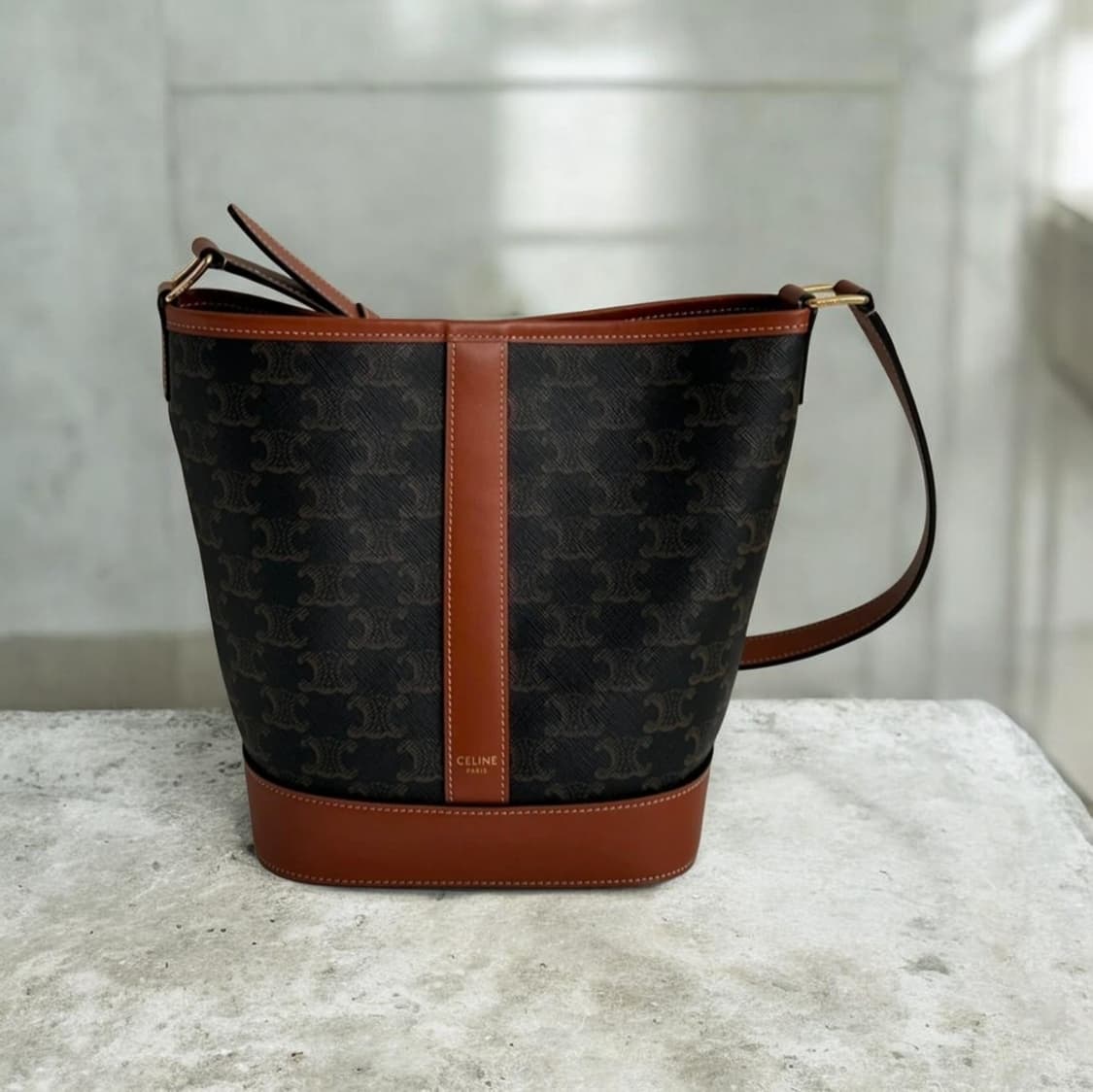 셀린느 트리옹프 버킷백 스몰 상품이미지1