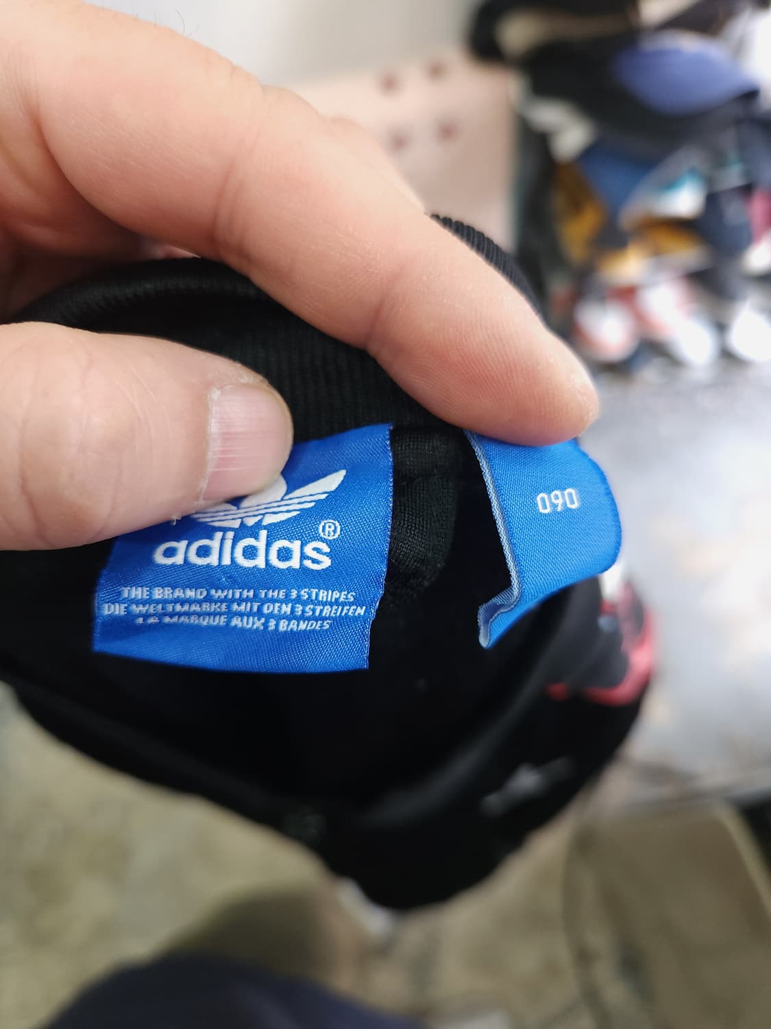 아디다스 슈퍼스타 트랙탑 져지 플라워 패턴 소매

 상품이미지5