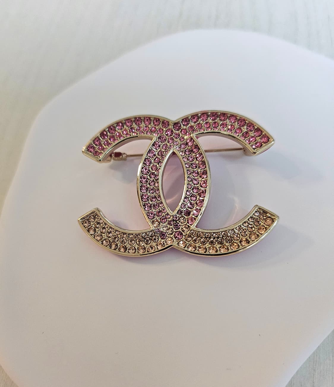 샤넬 핑크그라데이션 지르곤 브로치 상품이미지1
