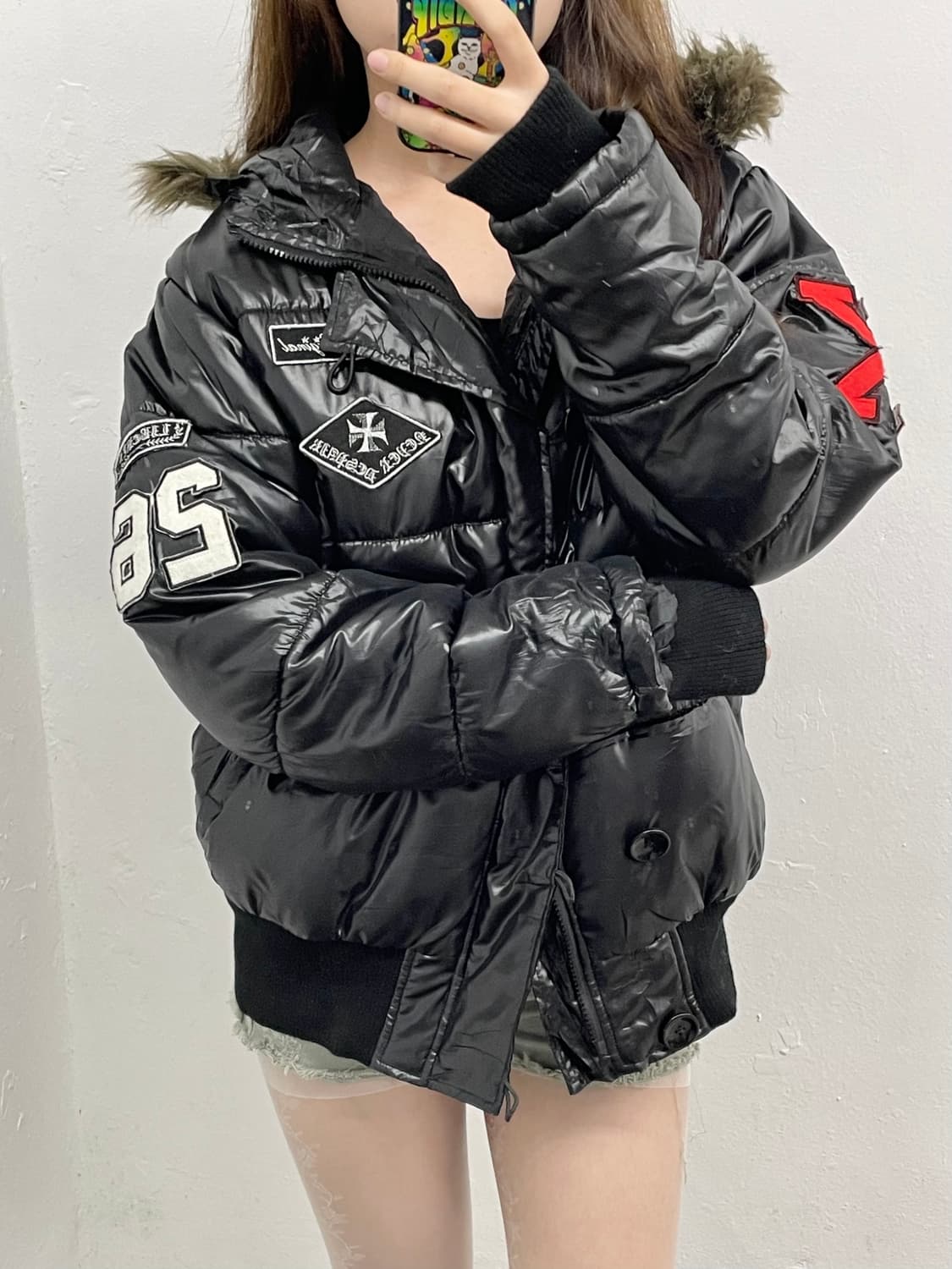 락시크 블랙 글로시 패치 패딩 상품이미지2